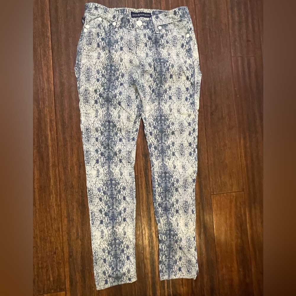 Rock & Republic “Berlin” Skinny Jeans (4M)